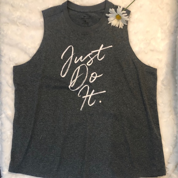 Nike sleeveless top (1X) - Picture 1 of 2